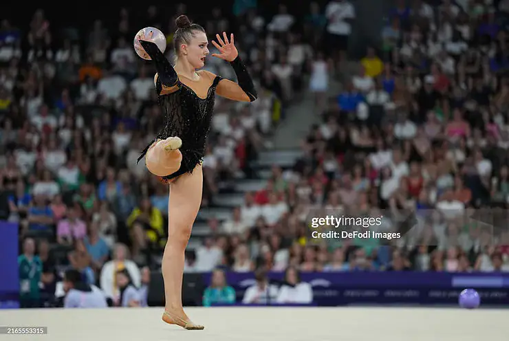 rytminen voimistelu kisapuku