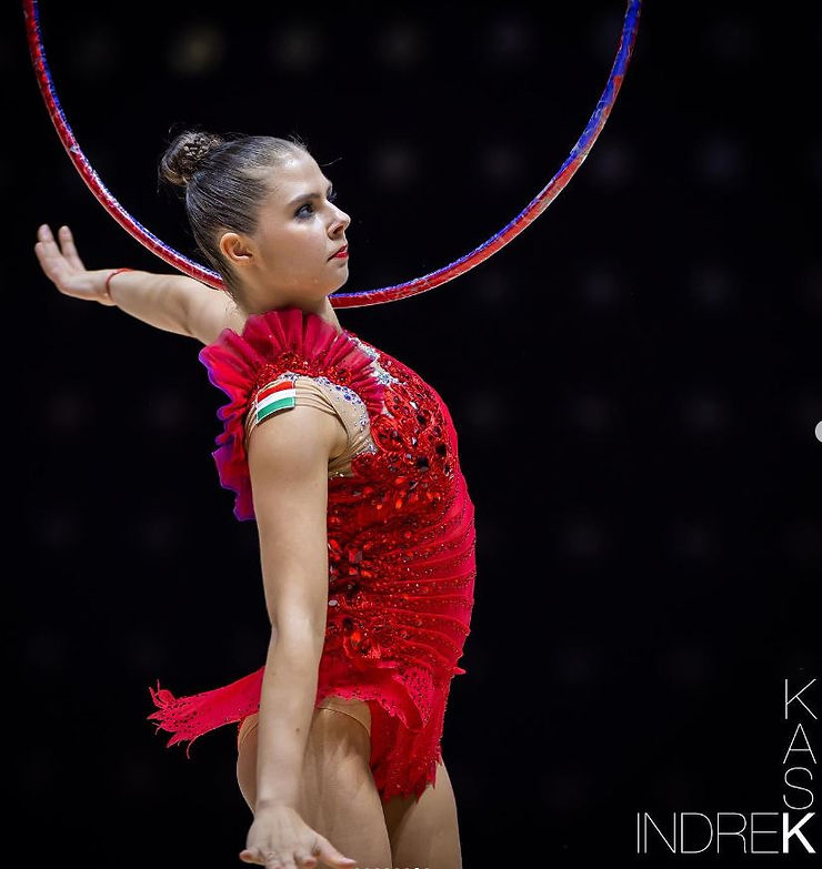 yksivärisyys, rytmisen voimistelun kisapuku Fanni Pigniczki Unkari, kuva Indrek Kask