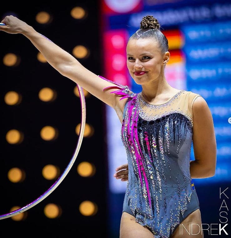 värikäs rytmisen voimistelun kisapuku Alva Svennbeck Ruotsi, kuva Indrek Kask