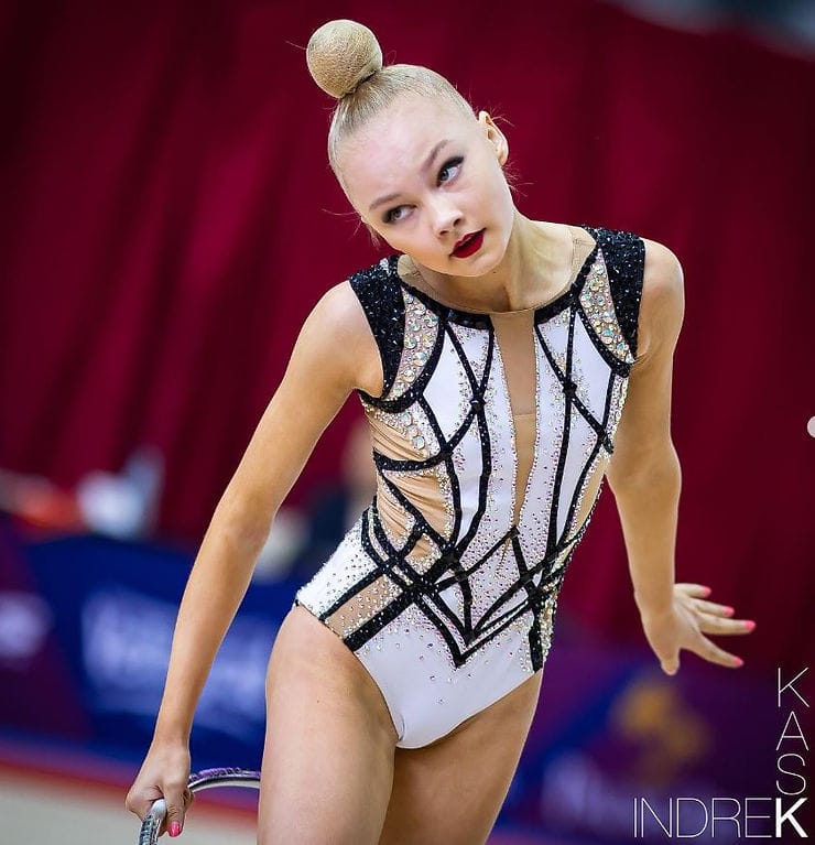 geometrinen rytmisen voimistelun kisapuku Bianca Sabre Viro, kuva Indrek Kask